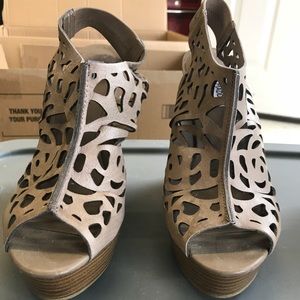 Steve Madden wedges size 9